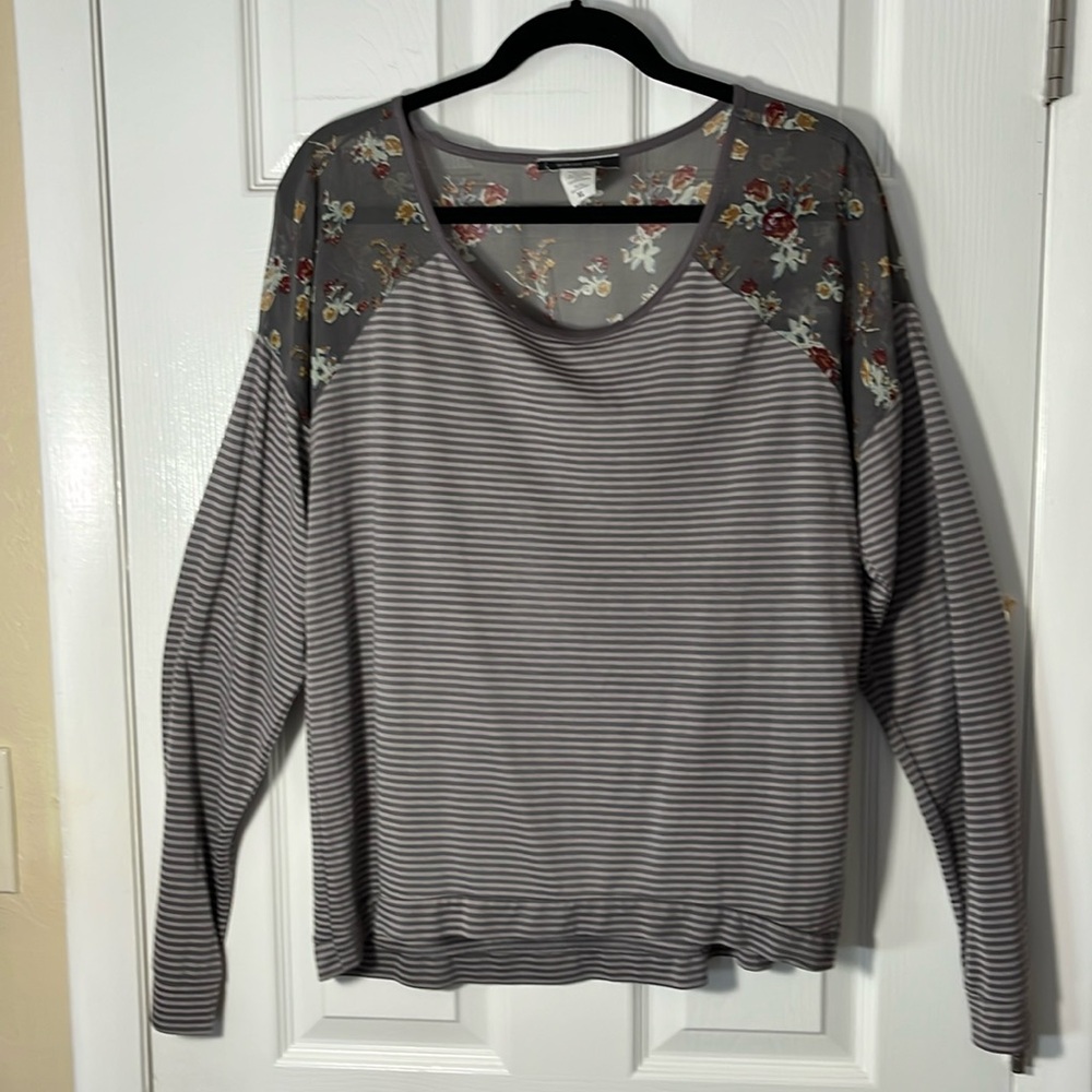 Morgan City raglan sleeve gray striped sheer floral back boho grunge top size XL